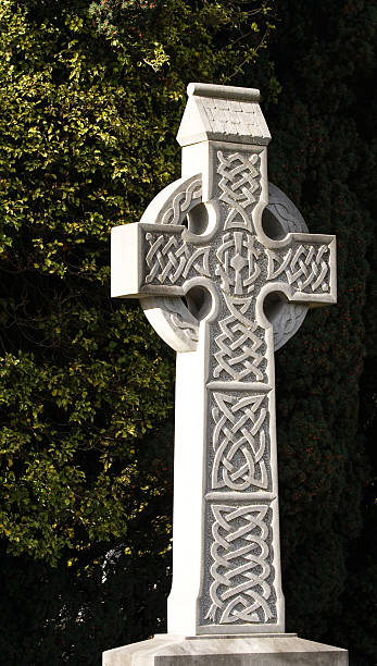 croix celtique - celtic cross republic of ireland cross shape cross photos et images de collection