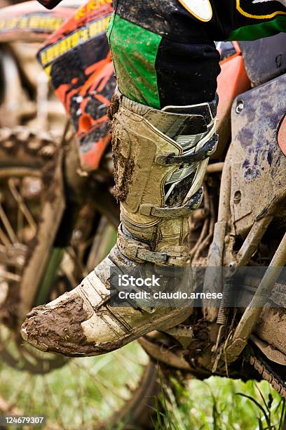 Roupa Desportiva Imagem A Cores - Fotografias de stock e mais imagens de Bota - Bota, Corrida de Motos, Desporto