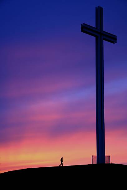 hope e peace - cross cross shape christianity hope imagens e fotografias de stock