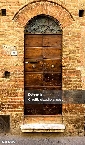 Vecchio Porta Immagine A Colori - Fotografie stock e altre immagini di Casa - Casa, Chiuso, Composizione verticale