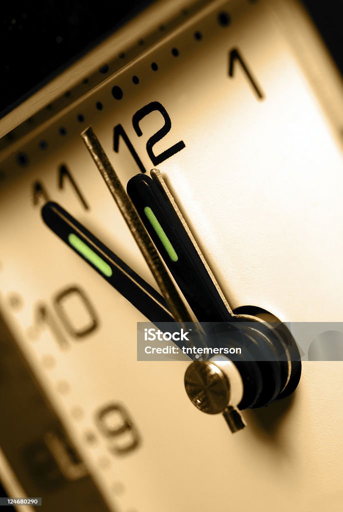 Cinque minuti a mezzanotte - Foto stock royalty-free di Aspettare