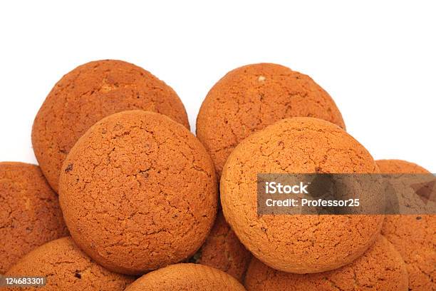 Galletas De Avena Foto de stock y más banco de imágenes de Color - Tipo de imagen - Color - Tipo de imagen, Dulces, Fondo blanco