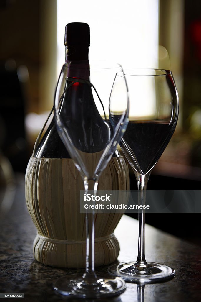 Bottiglia di vino-Chianti - Foto stock royalty-free di Alchol