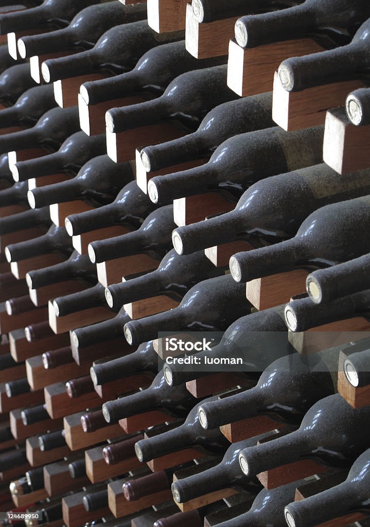 와인 cellar - 로열티 프리 디캔터 스톡 사진