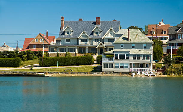istock Seaside Neighborhood 124690862