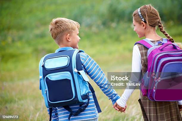 Puño Amor Foto de stock y más banco de imágenes de Andar - Andar, Chica adolescente, Educación