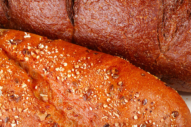 5 낟알 이탈리어어 및 펌퍼니켈 빵 빵 스톡 사진