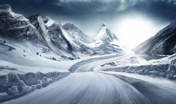 difficult conditions on snowy road. - winter landscape mountain snow imagens e fotografias de stock