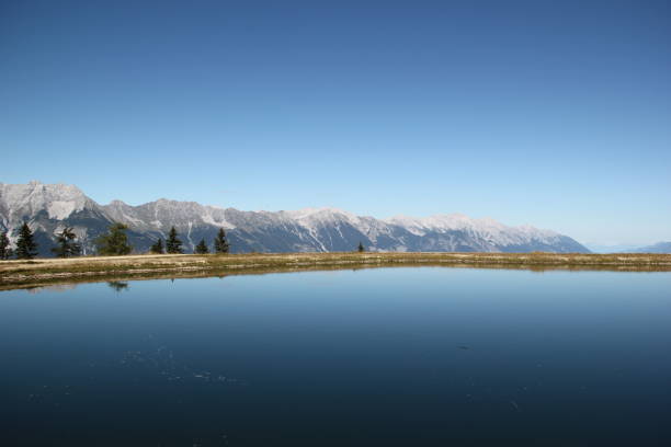 nockspitze reservoir - nockspitze imagens e fotografias de stock