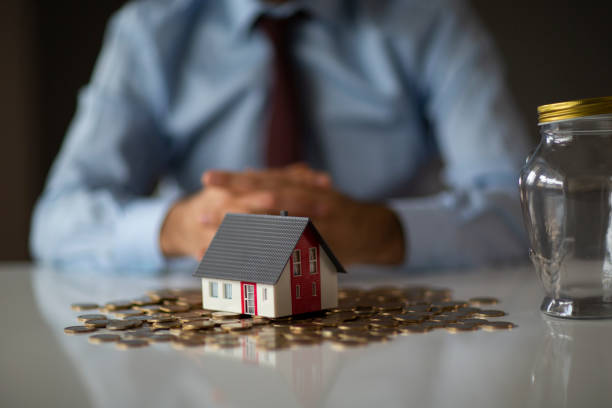 istock Save money for home cost 1247280106