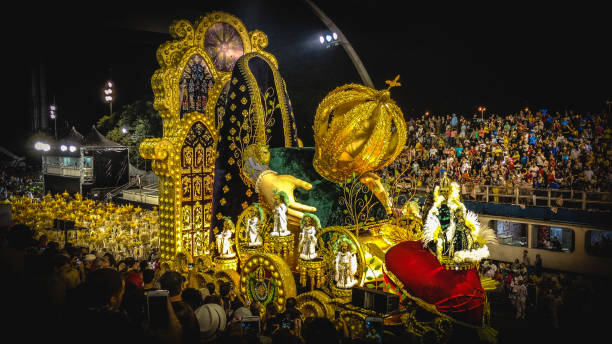 브라질 카니발에서 삼바 학교 퍼레이드 - samba school parade 뉴스 사진 이미지