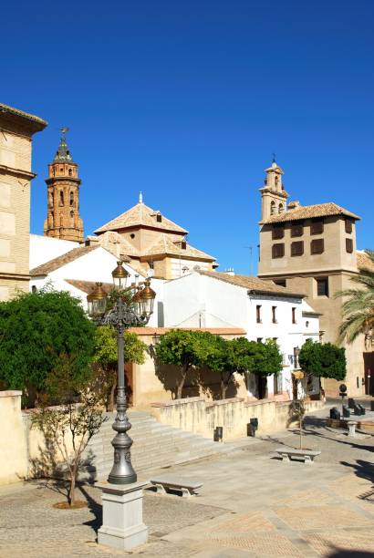 praça central da cidade, angequera, espanha. - spain tower town square andalusia - fotografias e filmes do acervo