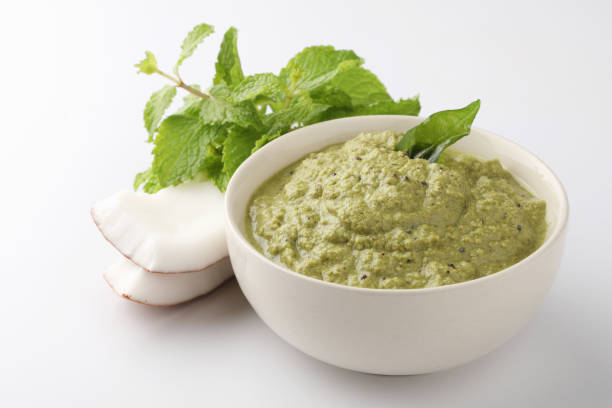 mint coconut chutney - chutney imagens e fotografias de stock