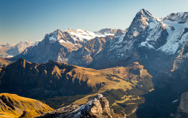 сценический вид из шилторна - jungfrau eiger monch bernese oberland стоковые фото и изображения