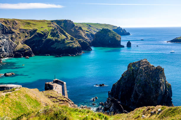 Summers day at Mullion Cove Cornwall England UK Europe Overlooking Mullion Cove on a beautiful sunny summers day. Cornwall England UK Europe mullion cove stock pictures, royalty-free photos & images