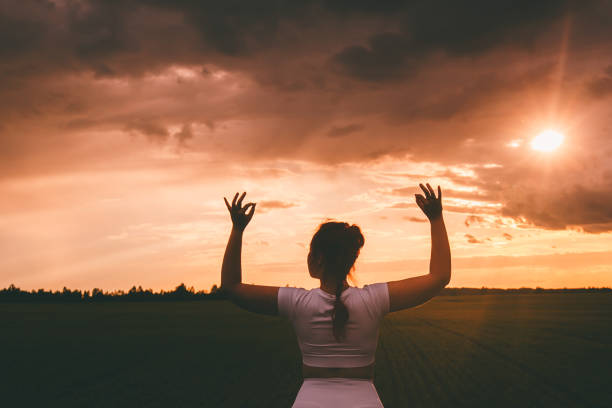 istock Curvy girl doing yoga in nature. 1247981077
