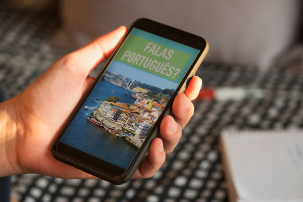 istock text do you speak Portuguese in a smartphone 1248197482