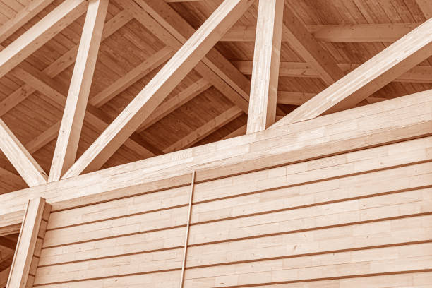 The construction of the wooden roof.