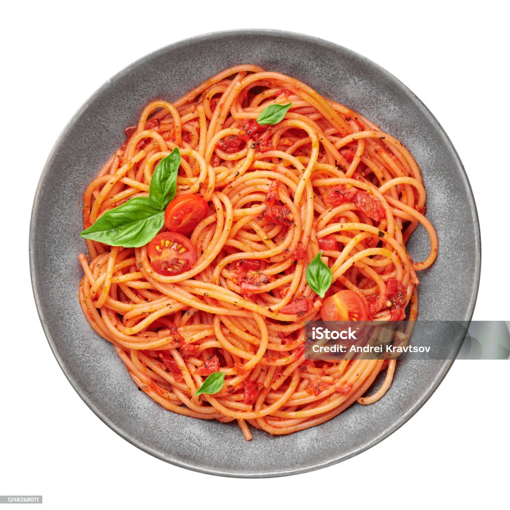 흰색 배경에 고립 된 회색 그릇에 토마토 스파게티 토마토 소스 파스타는 고전적인 이탈리아 요리 요리입니다 인기있는 이탈리아 음식 위쪽  보기 스파게티에 대한 스톡 사진 및 기타 이미지 - Istock