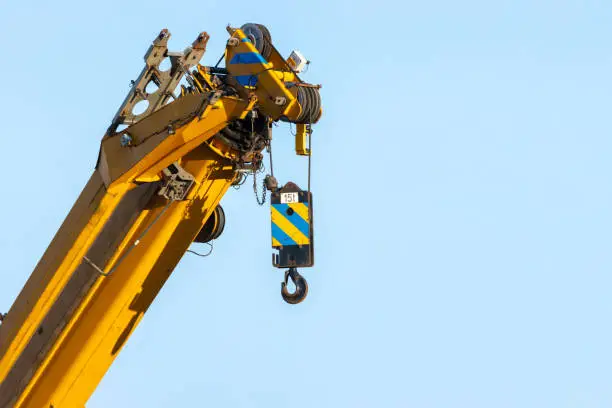 Photo of 15 tonne mobile crane