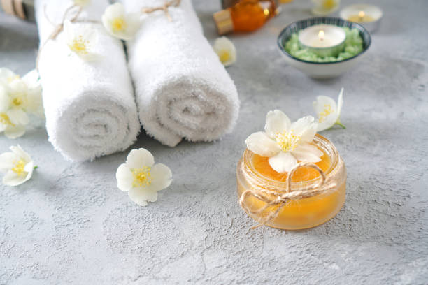 soins de spa de fond avec des cosmétiques naturels zéro déchet - pilling photos et images de collection