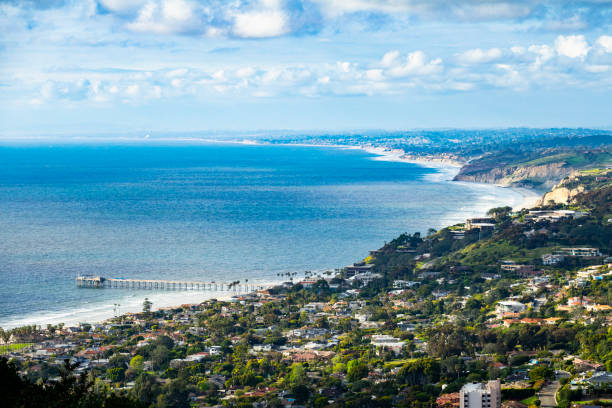istock Coastline View of La Jolla and Torrey Pines 1248309247