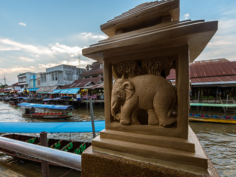 small royal thai elephant statue