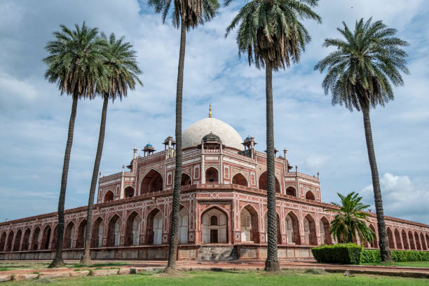 istock Humayun's tomb on a Sunny day 1248514577