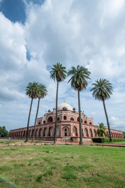 istock Humayun's tomb on a Sunny day 1248514618