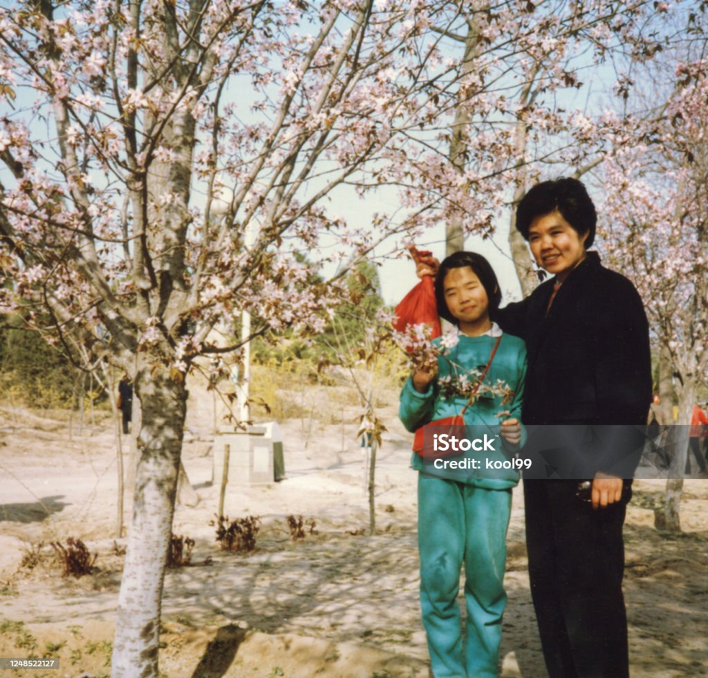 Hình Ảnh Mẹ Và Con Gái Trung Quốc Những Năm 1980 Về Cuộc Sống Thực ...