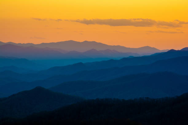 blue ridges at sunset - blue ridge mountains imagens e fotografias de stock