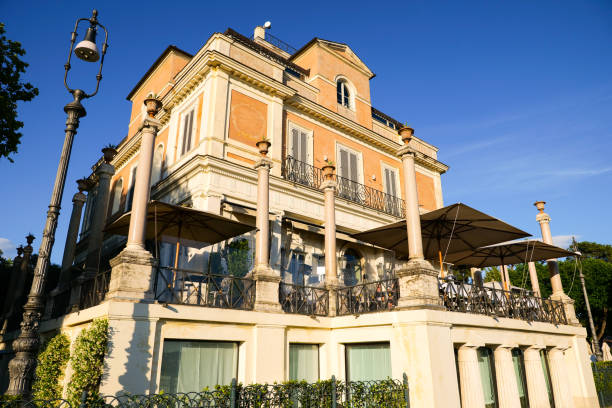 el exterior de la casina valadier en la villa borghese en roma - villa italian culture facade ornamental garden fotografías e imágenes de stock