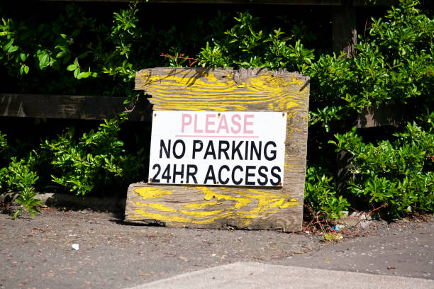 istock No parking in front of gate 24hr access required sign 1248562738