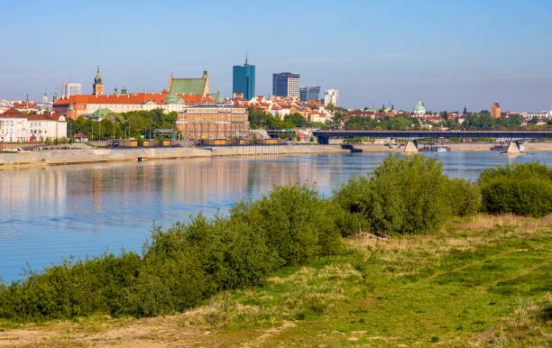 ワルシャワ、ポーランドのヴィスワ川のセントルミャスト旧市街の旧市街 - saint johns river ストックフォトと画像