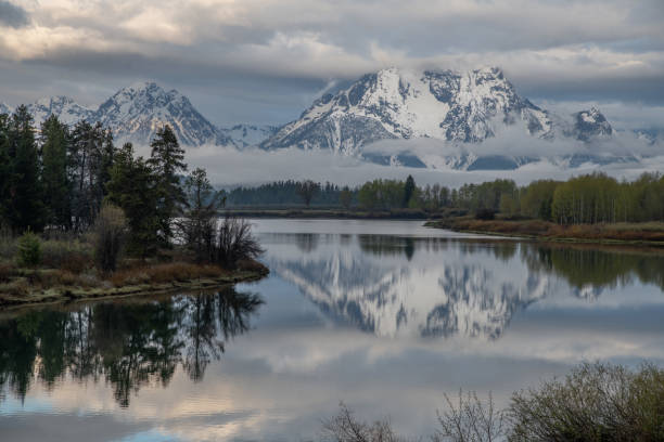 scène de paysage à la rivière de serpent dans le parc national de grand teton - teton range grand teton national park mountain rural scene photos et images de collection