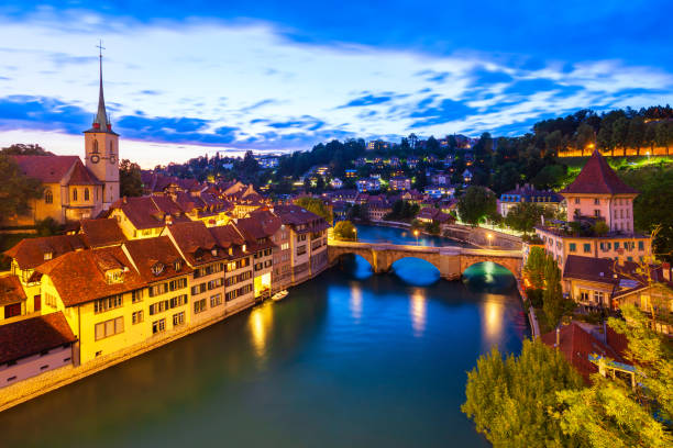 berner luftpanorama, schweiz - nydeggbrucke stock-fotos und bilder