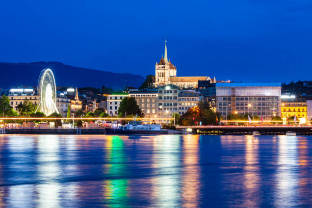 vista panoramica di ginevra in svizzera - geneva switzerland night city foto e immagini stock