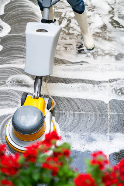 istock Machine floor washing 1248715118