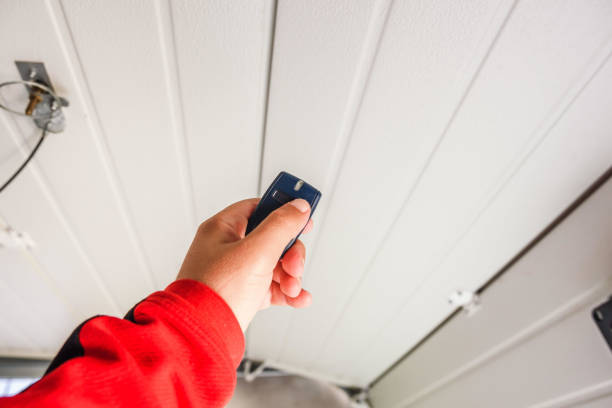 istock Garage door PVC 1248716008