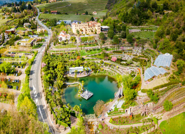 trauttmansdorff castle gardens in merano - merano imagens e fotografias de stock