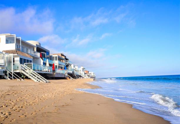 malibu beach (kalifornien) - horizon over water malibu california usa stock-fotos und bilder