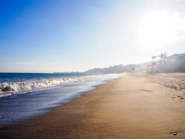 malibu beach (kalifornien) - horizon over water malibu california usa stock-fotos und bilder