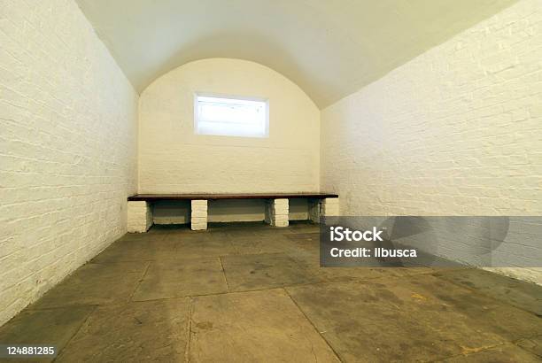 Тюремная Камера — стоковые фотографии и другие картинки Архитектура - Архитектура, Без людей, Большой город