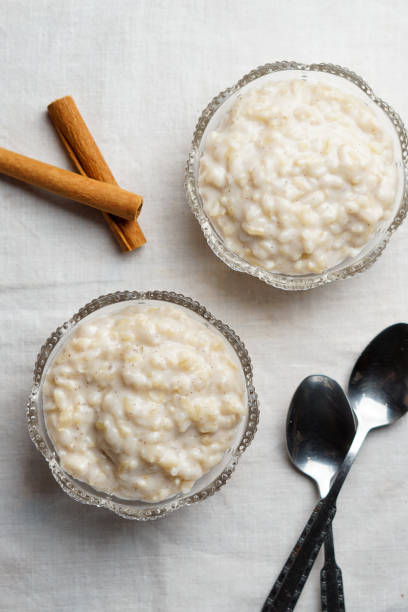 pudding ryżowy - rice pudding zdjęcia i obrazy z banku zdjęć