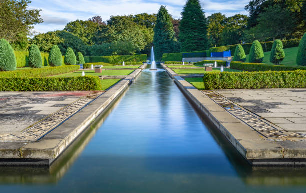 jardines de agua de mughal - bradford england fotografías e imágenes de stock