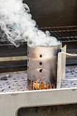 barbecue-holzkohle-starter-schornstein.jpg?b=1&s=170x170&k=20&c=69uU_YcS_a3D-lB-vDSZnzf5dGxKtGnr9AwohXc-jj0=