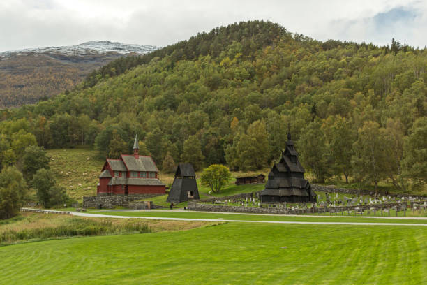 iglesia de la es fuerte de borgund - sogn og fjordane county fotografías e imágenes de stock