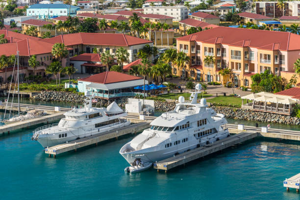 luxury motor super yachts docked at the cruise port of charlotte amalie, st thomas, usvi, caribbean - long bay imagens e fotografias de stock
