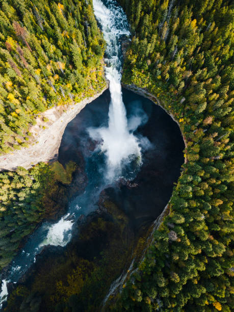 istock Cascata in British Columbia 1249167078