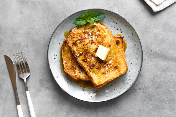 tostadas francesas - french toast toast butter breakfast fotografías e imágenes de stock